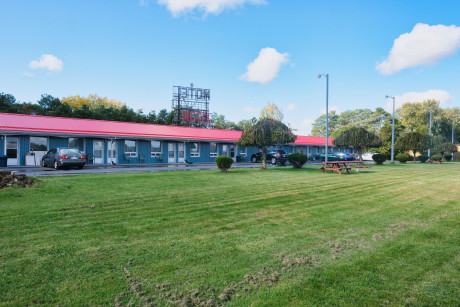 Jet Set Motel - Jet Set Motel - Exterior View